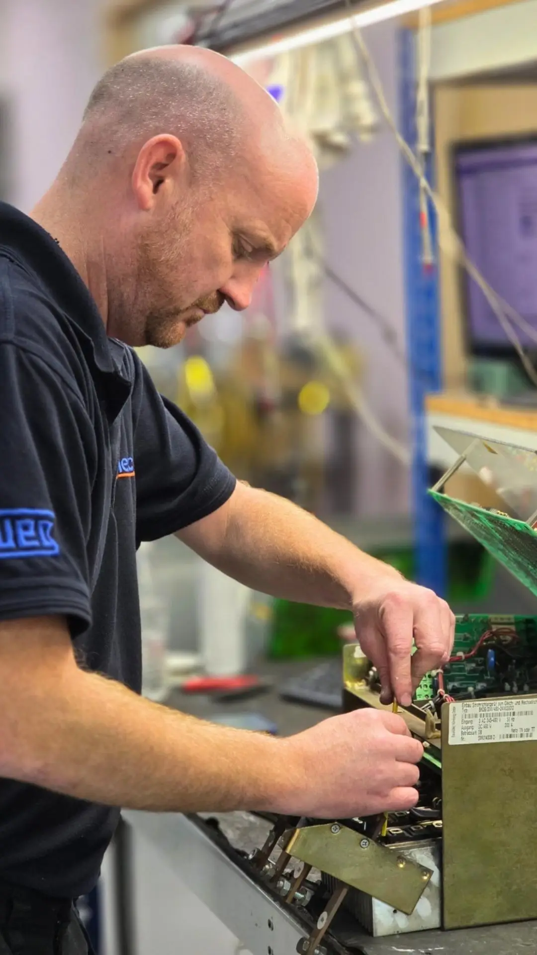 Our experienced engineer at Neutronic Technologies provides industrial DC drive repair and testing services.